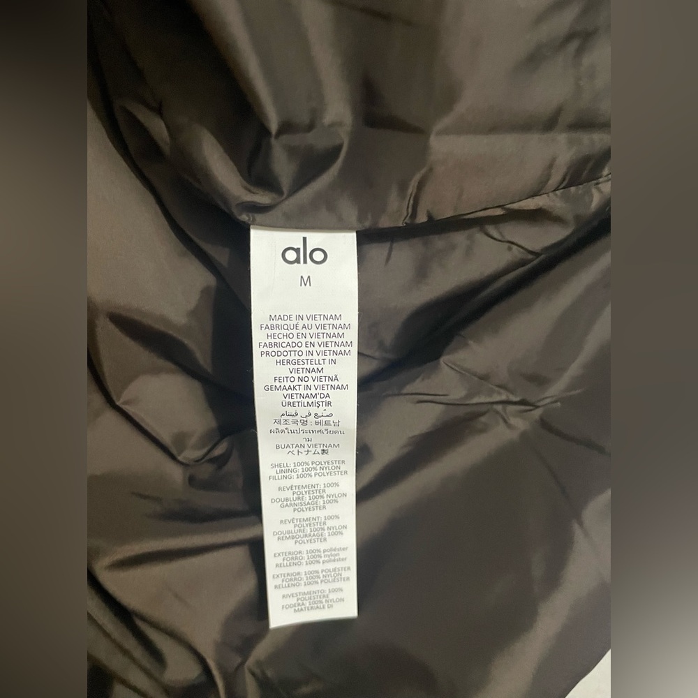 Alo Yoga NWT Socialite Shacket Button Down Pockets Expresso Size M SOLD OUT - Picture 8 of 9